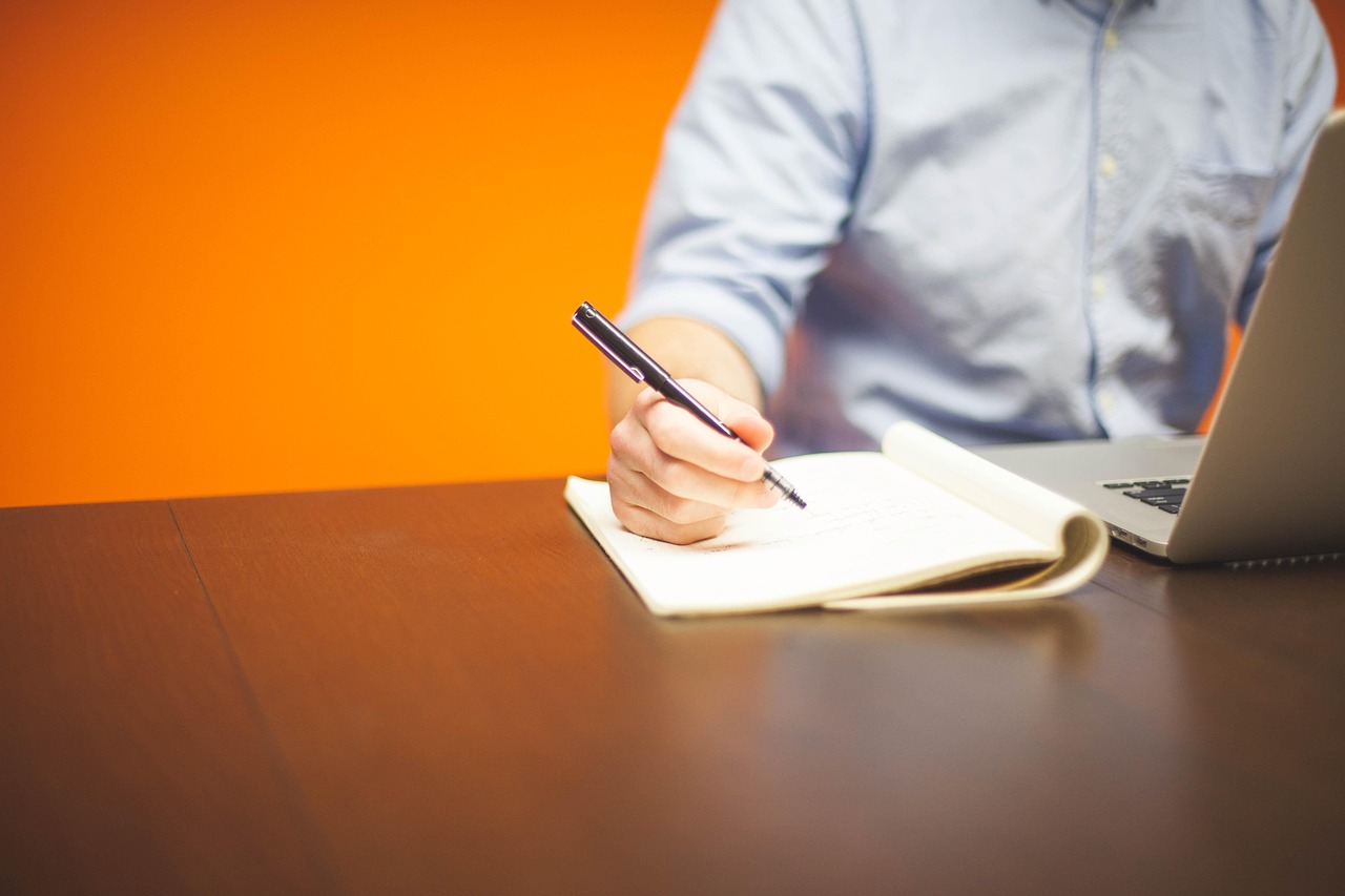 Comment transformer une idée en entreprise rentable en moins de 6 mois ? découvrez tout sur les startups : innovation, conseils pour réussir, financement et croissance rapide dans le monde entrepreneurial.