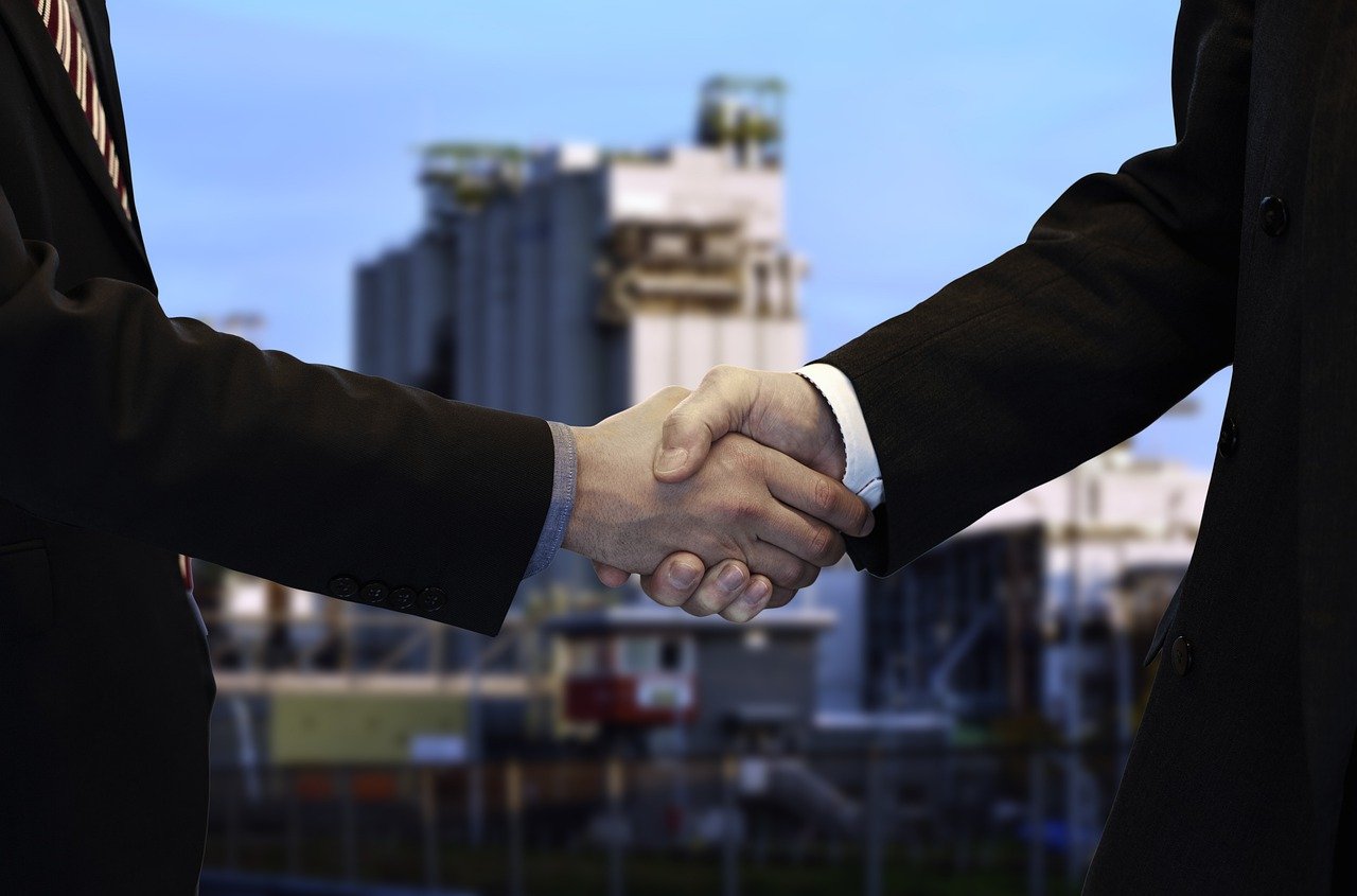Comment négocier avec des clients ou partenaires en position de force ? découvrez les techniques et stratégies essentielles pour réussir vos négociations avec confiance et efficacité.