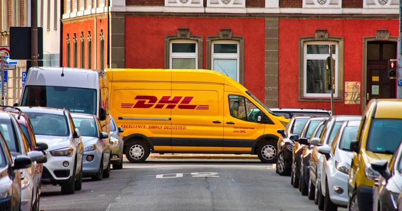 Les étapes pour renvoyer un colis : du bordereau au dépôt